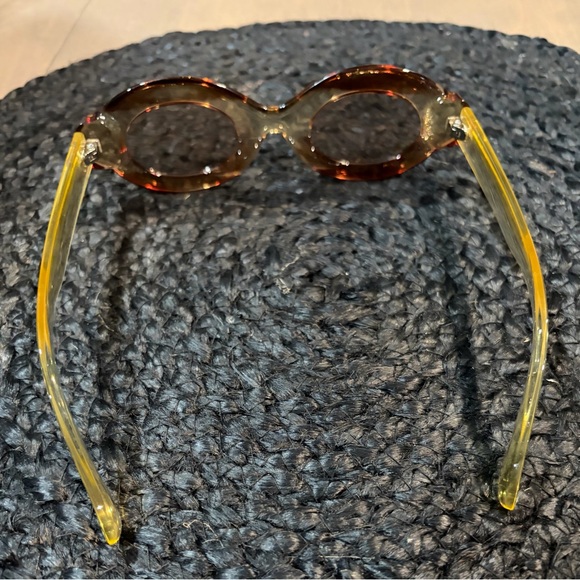 Stylish Brown and Yellow Sunglasses - Picture 2 of 6